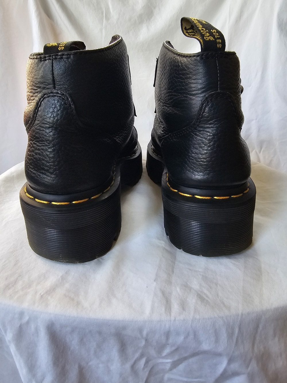 NWOT Dr. Martens Devon Flower Buckle Leather Platform Boots Black 8 USL - Picture 8 of 11